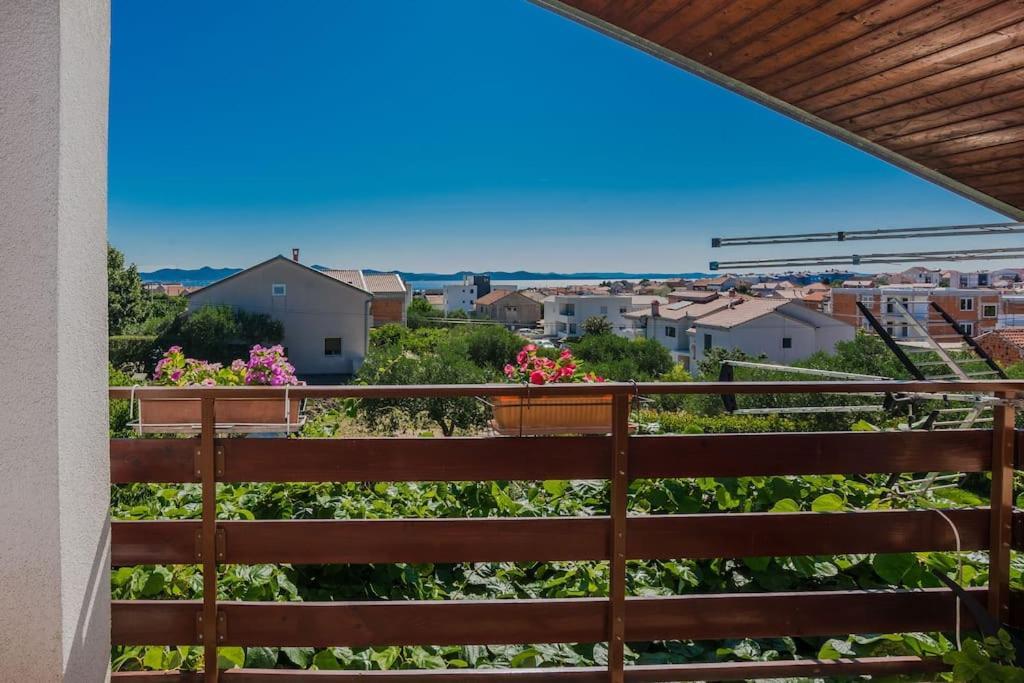 Apartment Roko - Up To 4 People With Free Parking Zadar Exterior foto